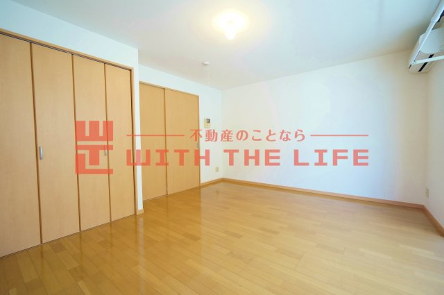 あきんどビル【キャッシュバック対象】の居間・リビング|ゆったり過ごせるリビングです