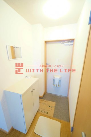 あきんどビル【キャッシュバック対象】の玄関|明るい玄関です