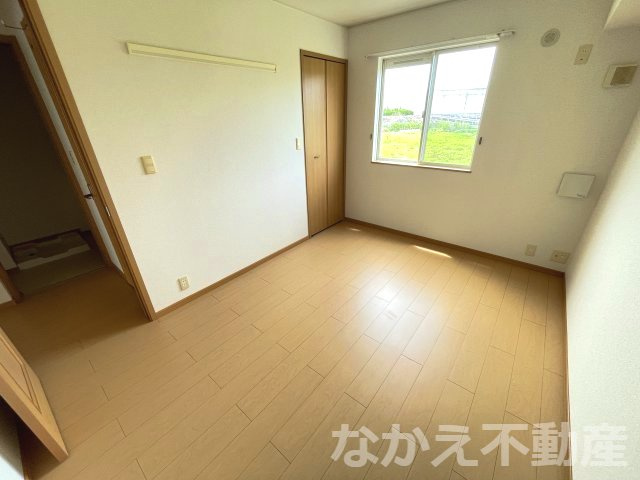 【寝室】 | 落ち着いた色調の寝室です