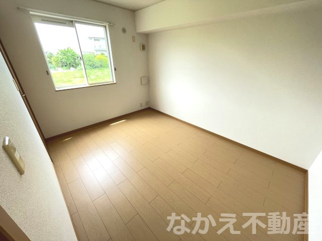【寝室】 | 落ち着いた色調の寝室です