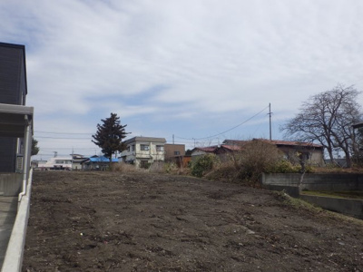 【前面道路含む現地写真】 | 北秋田市東横町11-4・売地