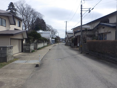【前面道路含む現地写真】 | 北秋田市東横町11-4・売地