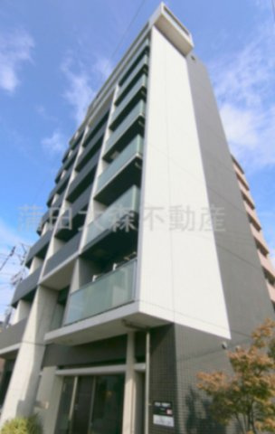 REALIZE平和島の外観|2013年5月築　RC鉄筋コンクリート造地上9階建て1K～1LDK総戸数28戸の分譲賃貸マンション　京急本線平和島駅最寄りの東京都大田区大森本町2丁目　オートロック宅配BOXゴミ捨て場付！