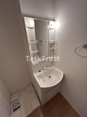 【洗面所】 | カーサフェリーチェ　B