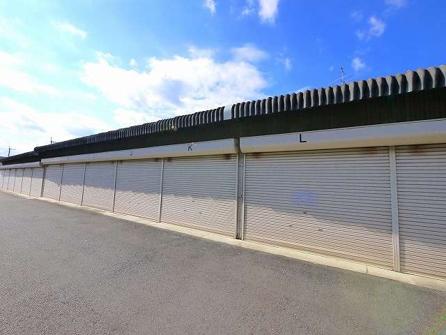 前栽町倉庫（駒ノ口ガレージ）の外観