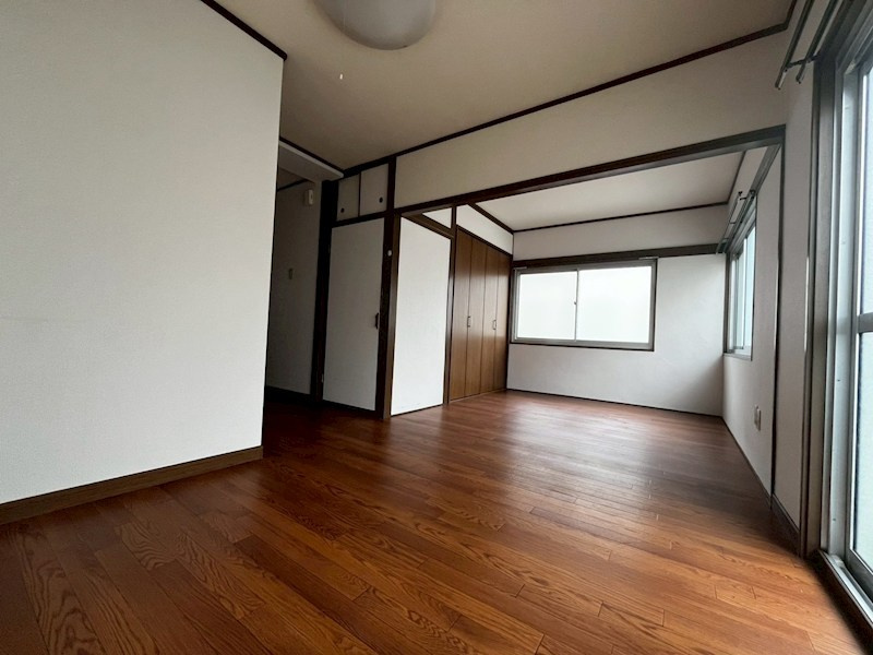 泉マンションの居間・リビング