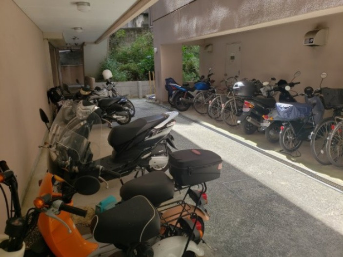 日宝アドニス塩屋のその他共用部分|駐輪場・バイク置場☆神戸市垂水区　日宝アドニス塩屋　賃貸☆