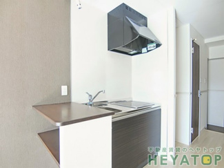 【キッチン】 | 毎日のお料理が楽しくなるシステムキッチン完備（同仕様写真）