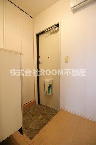セジュール・希ららのエントランス|ゆとりのあるエントランスです