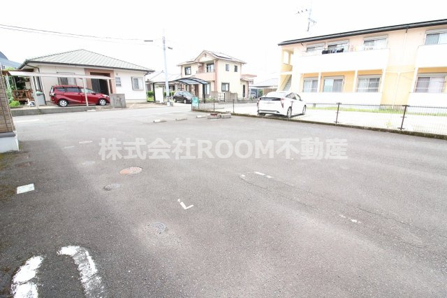 セジュール・希ららの駐車場|駐車場に車を止められます