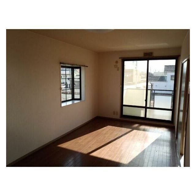 ＷＩＮＤＩＡ丸の内の居間・リビング