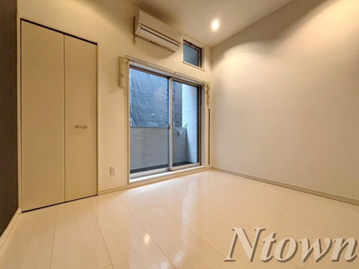 【居間・リビング】 | デザイナーズコーポ名北 | ゆったりとしたリビングです