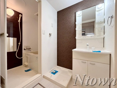 【洗面所】 | デザイナーズコーポ名北 | 明るい洗面所です