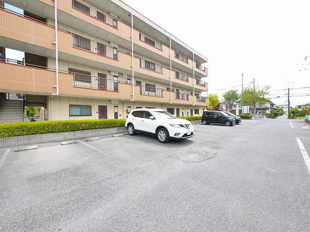 アメニティ前栽２号館の駐車場|駐車場です