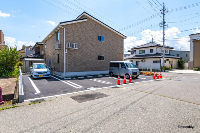 明和ハウス　沙来館の駐車場