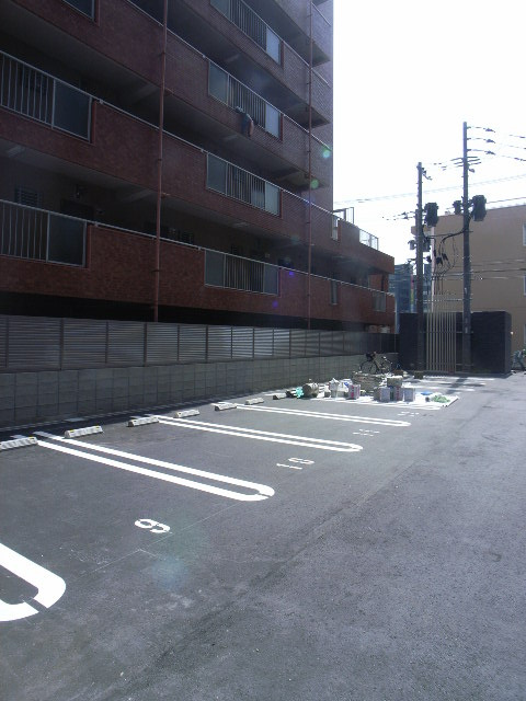 サヴォイ博多スーペリア　6階の駐車場