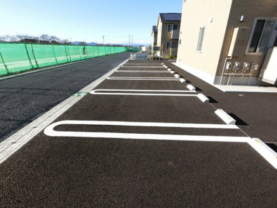 【駐車場】 | （Royal Wit S）