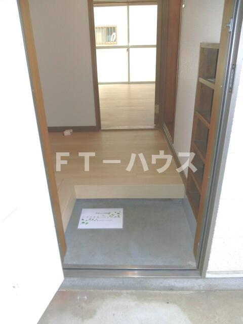 シャンブル・ミモザの玄関