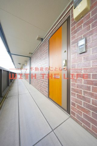 カーサオークマ【10，000円キャッシュバック対象物件】の玄関|収納もある玄関です