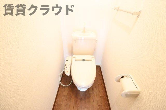 タムナスコートのトイレ|落ち着いた色調のトイレです