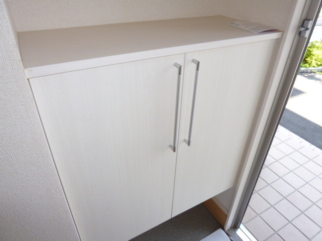 カイマナ・ヒラの玄関|下駄箱