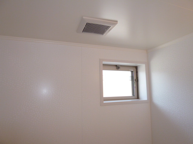 カイマナ・ヒラの浴室|お風呂窓