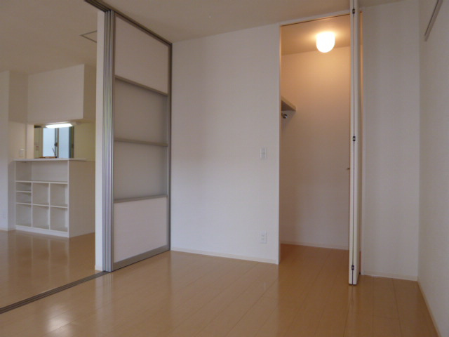 カイマナ・ヒラの洋室|洋室