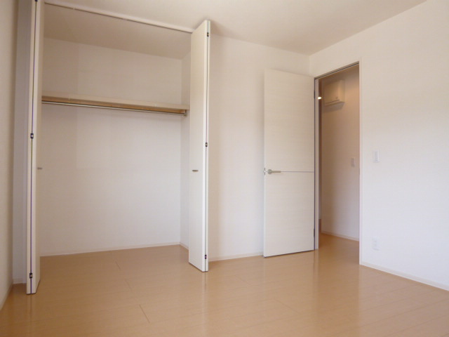 カイマナ・ヒラの収納|洋室