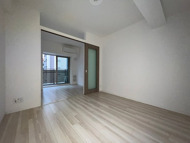 RISING MAISON 本町橋（旧名称：レオンコンフォート本町橋）の洋室
