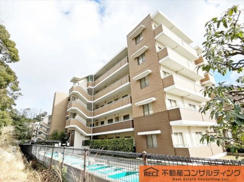 住吉山手コモンズD棟の外観