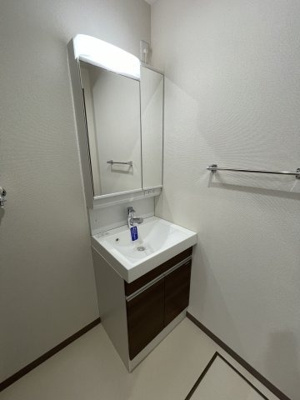 【洗面所】 | フジパレス東三国5番館 | ゆったりとスペースのある洗面所