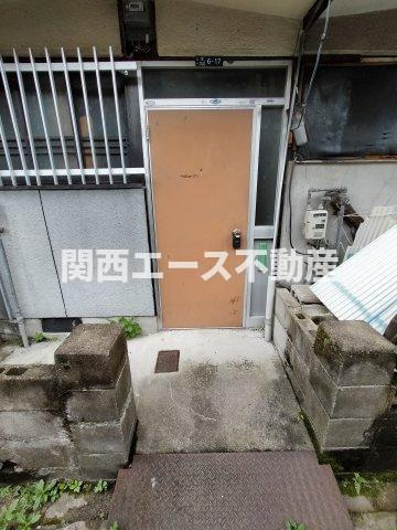 【エントランス】 | 三箇１丁目貸家