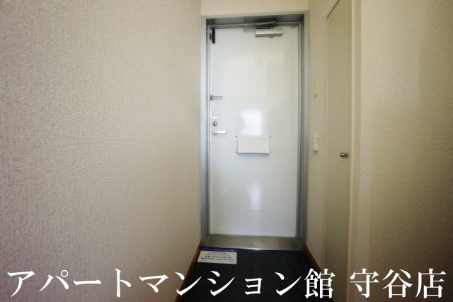 レオパレスTMおゆみ野の玄関