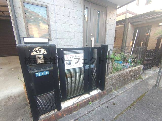 神宮寺2丁目戸建　賃貸のエントランス|落ち着いたエントランスです