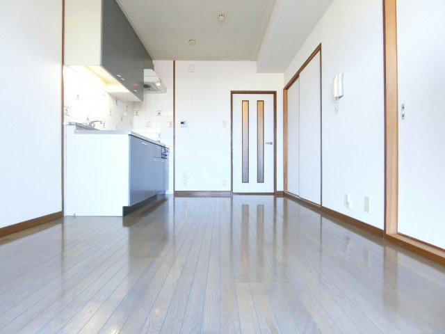 フリーディオ富田林の居間・リビング