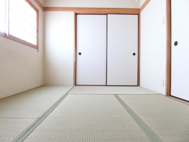 フリーディオ富田林の和室