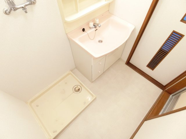 フリーディオ富田林の洗面所