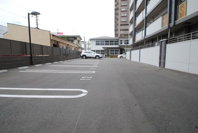 プレジデント正弥久留米駅前の駐車場