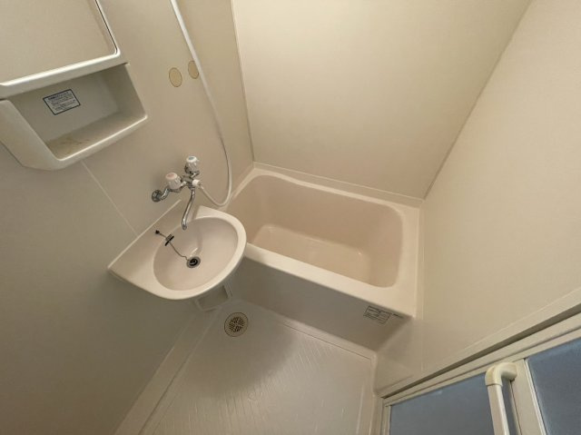 南新町ビルの浴室|きれいなお風呂です