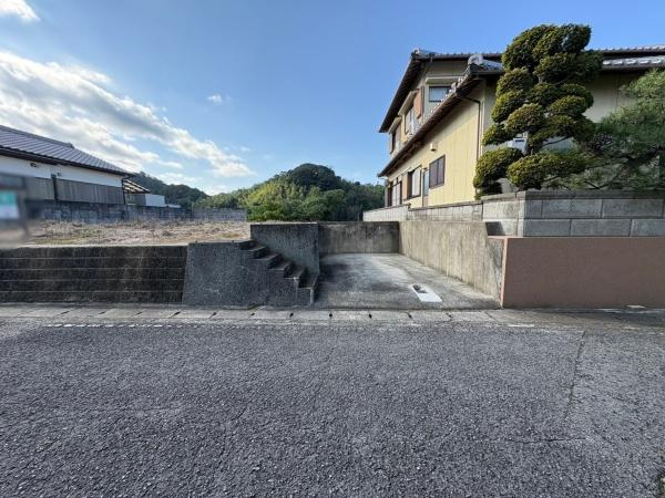 海南市木津　土地の前面道路含む現地写真