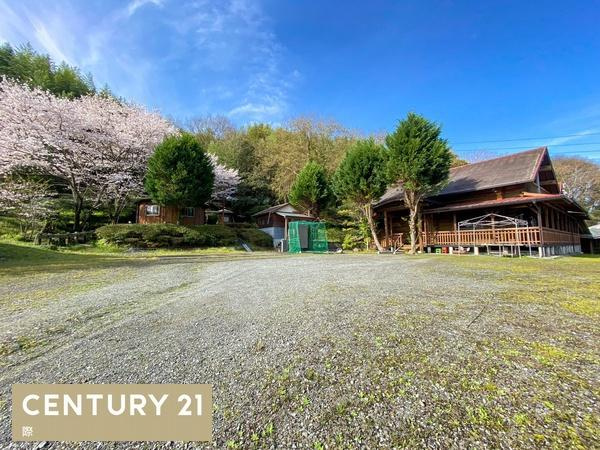 ログハウス店舗～かつらぎ町～の駐車場|【駐車場】
10台以上駐車可能です