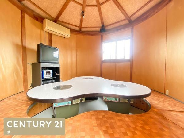 ログハウス店舗～かつらぎ町～の内装|【山小屋風建物】
