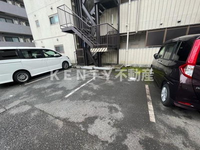 【駐車場】 | パラスト大森 | 駐車場に車を止められます