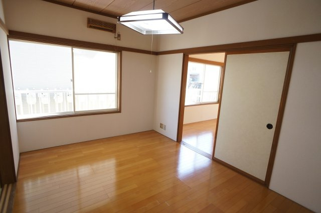 【居間・リビング】 | 第八西山荘 | 南向リビング