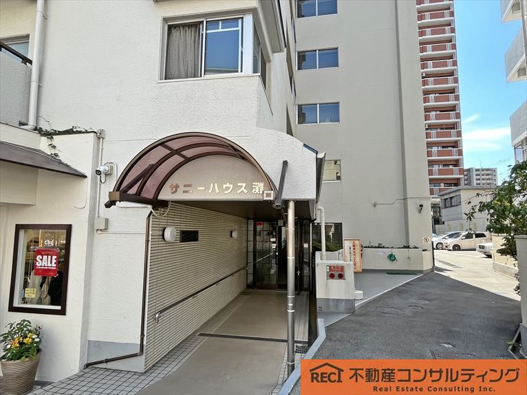 サニーハウス灘のエントランス