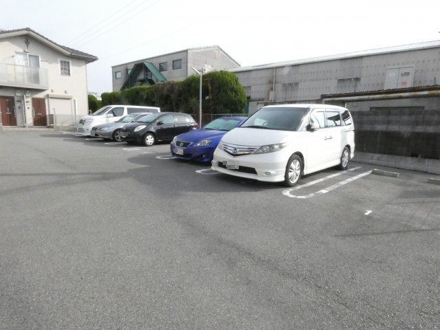 ソフィアコートの駐車場