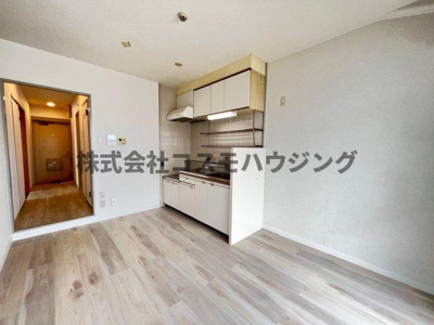 【居間・リビング】 | カパルア | こちらのリビングで趣味の時間をお楽しみください