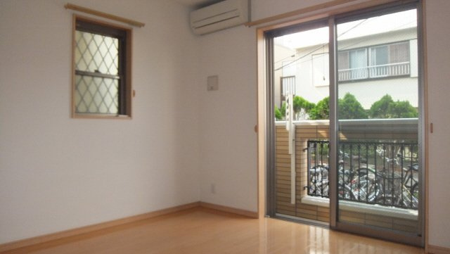 プランドールの居間・リビング|フローリングです