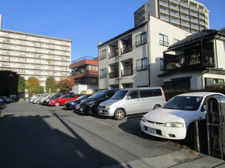 【駐車場】