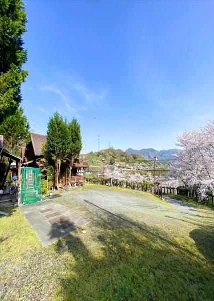 ログハウス店舗～かつらぎ町～の駐車場